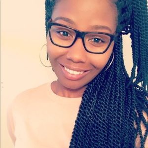 Meet your Posher, Dee